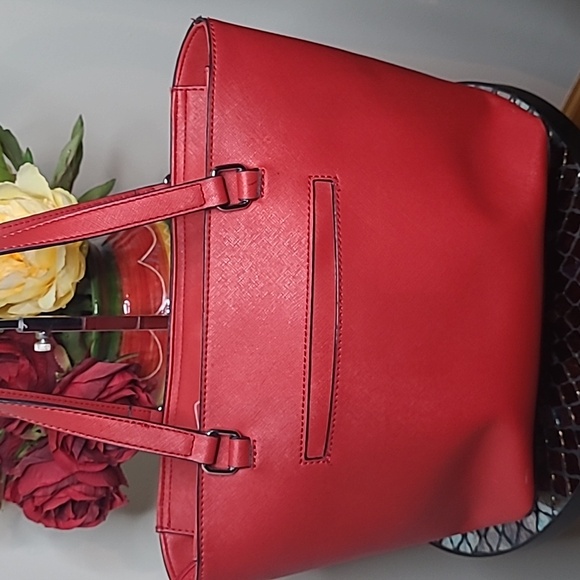 Red GUESS Tote - Picture 5 of 15